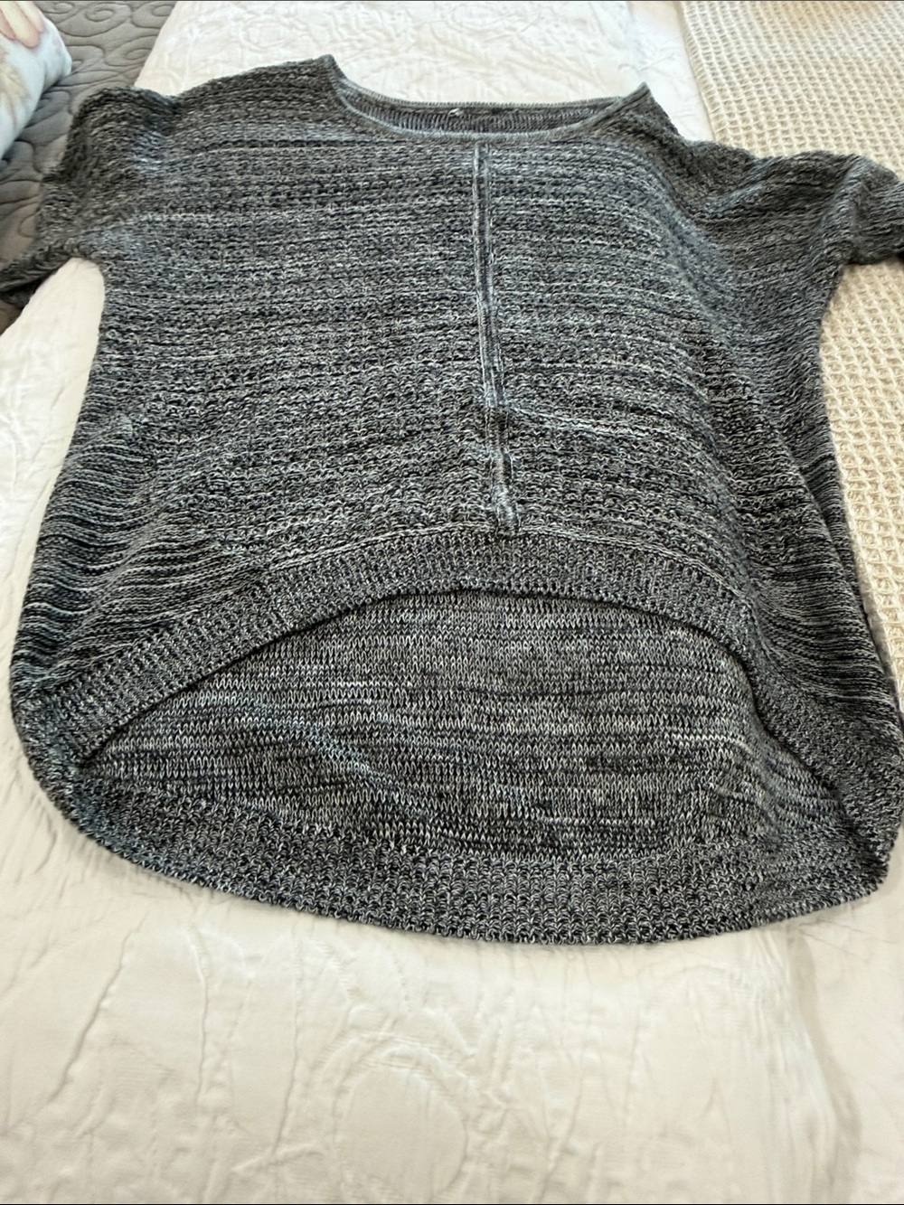 Gray Short-Sleeve Knit Sweater - Comfortable Everyday Layer - Picture 7 of 14
